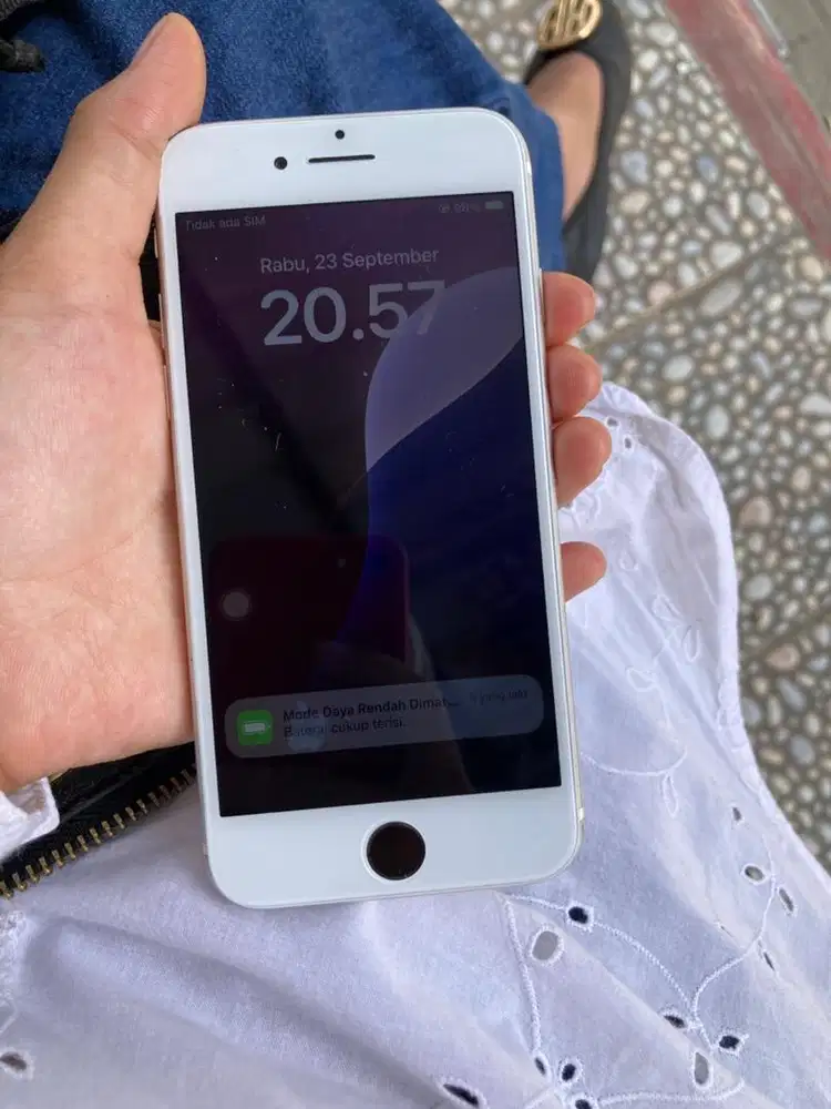 iphone se gen 2 64gb iBox minus sudh prnh ganti lcd, bh 72%, kel hp ja