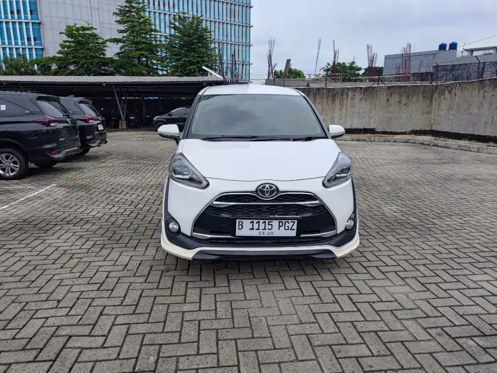 Toyota Sienta 1.5 Q cvt automatik 2016