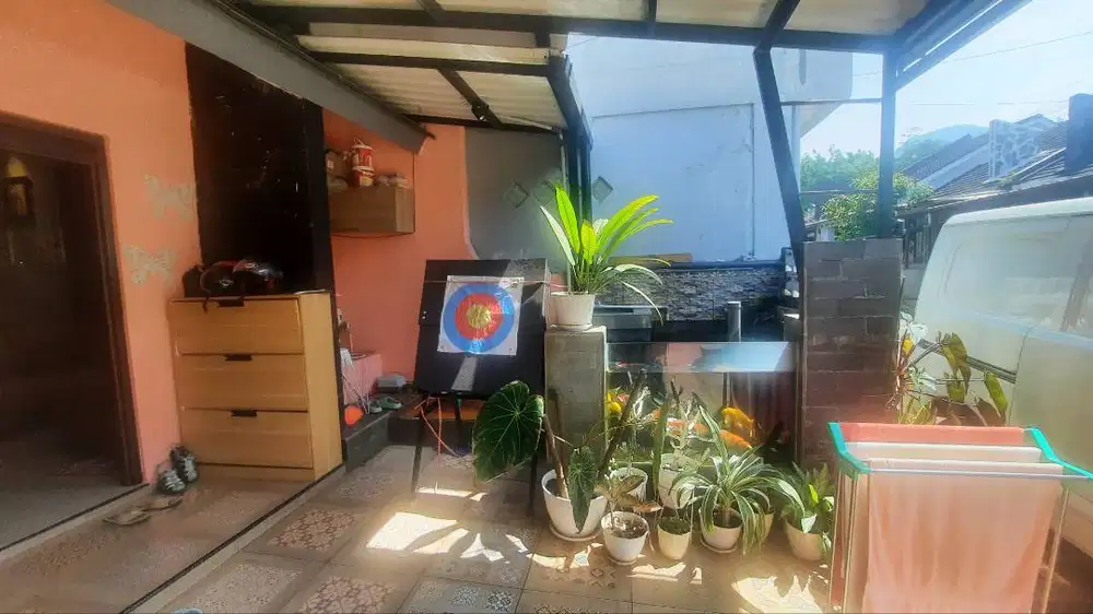 Dijual Rumah Semi Furnished Bonus Kolam Koi