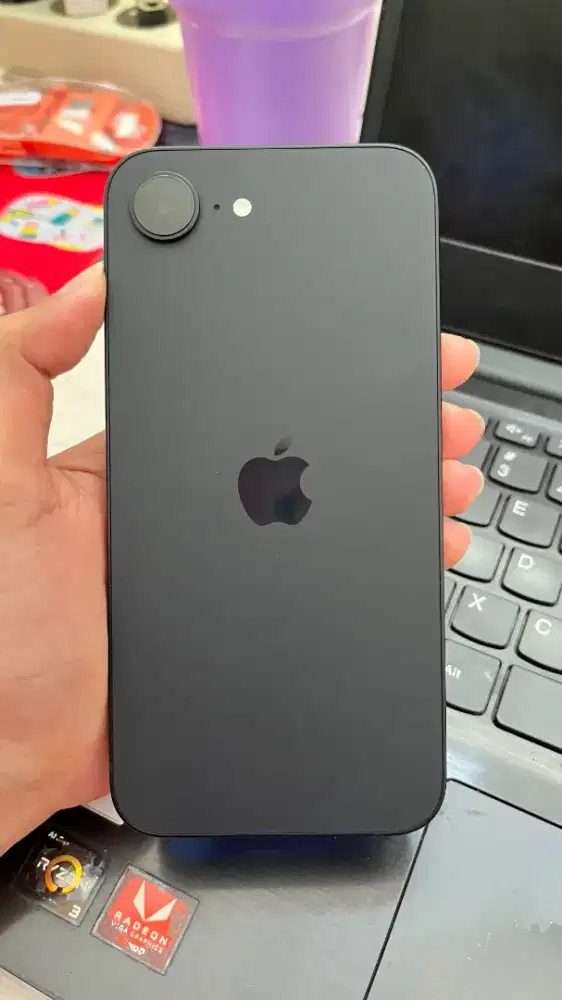 Iphone 16E RAM 128 GB Inter
