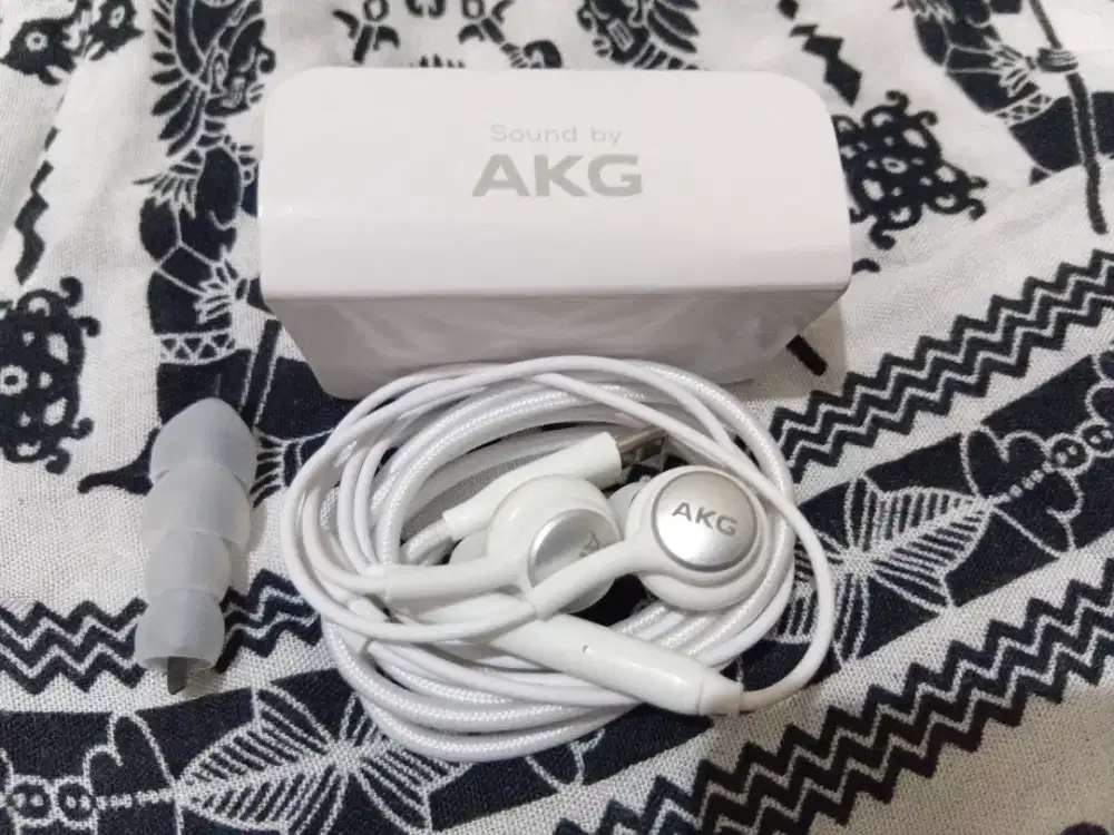 Headset AkG Original Samsung Note 20 Tipe C white edition