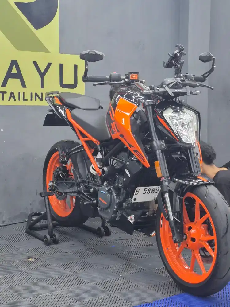 KTM DUKE 200 ABS 2023 ORANGE KM LOW