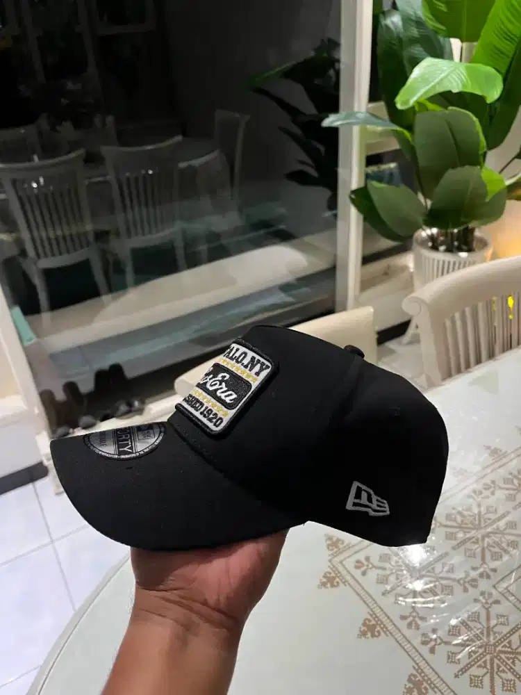 Topi New era dan Carens