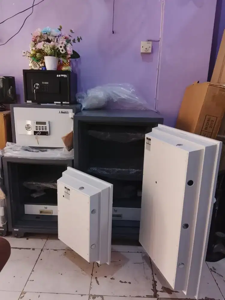 BRANGKAS MURAH MERK UNITAL READY BEBERAPA TIPE