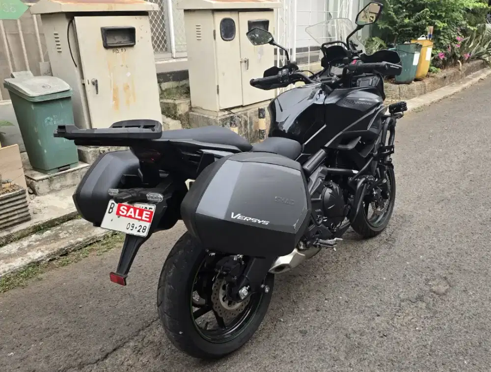 Versys 650cc Tahun 2023 Hijau Cutting Stiker Grey Odo 5 Rb Like New