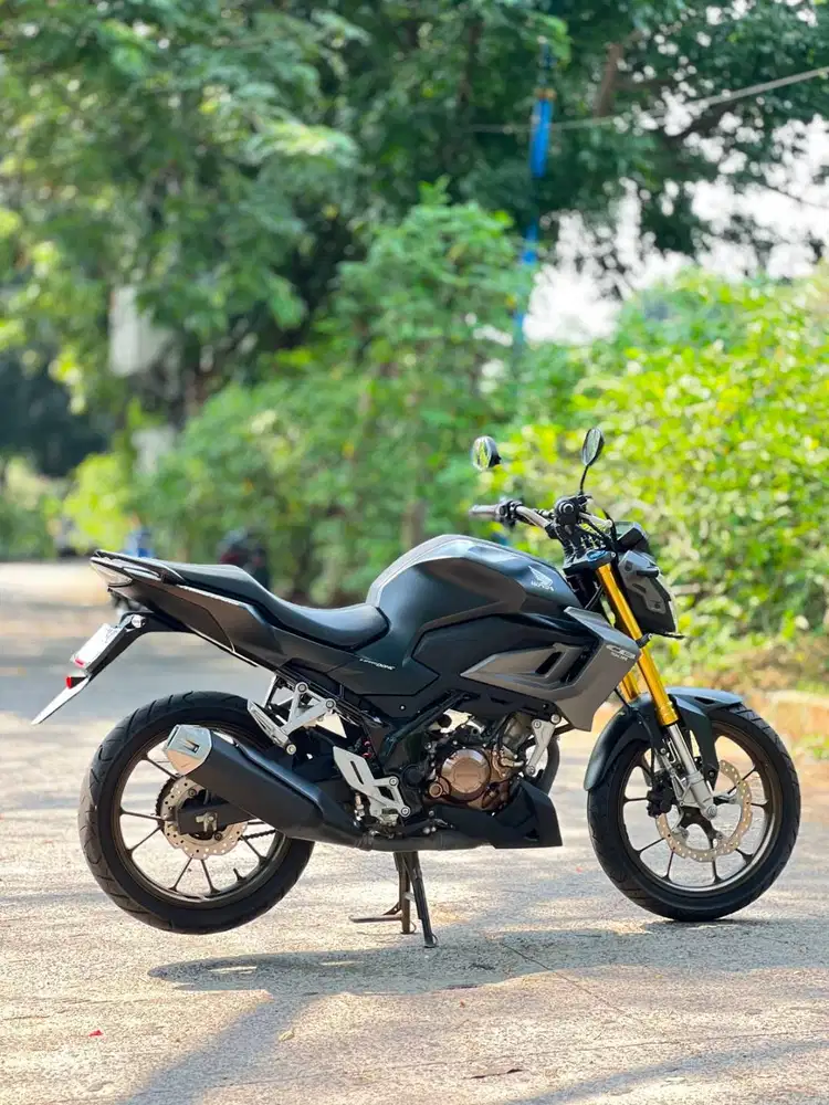 NAKED IDAMAN! HONDA NEW CB150R HITAM 2023 KM 7K PAJAK ON LIKE NEW