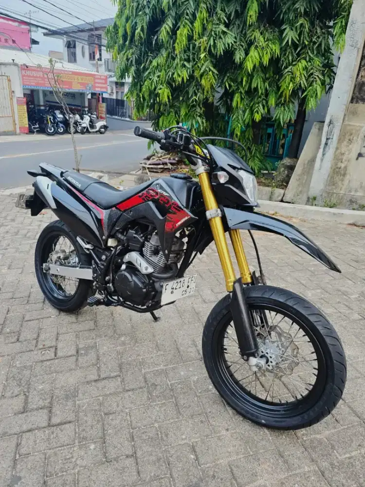 CRF 150L KREDIT DP MULAI 1JUTAAN