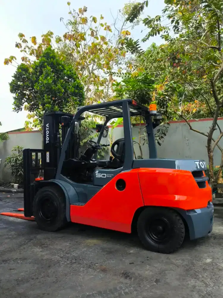Forklift Toyota 5 Ton,Matic,Tiang Threelift,Sideshif,8FD50N,Tahun 2017
