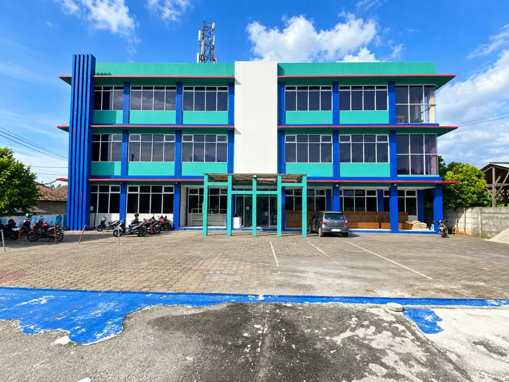 Gedung 3 Lantai tanah Luas 2.500 M2, di Jl Raya Serang - Cilegon, Banten