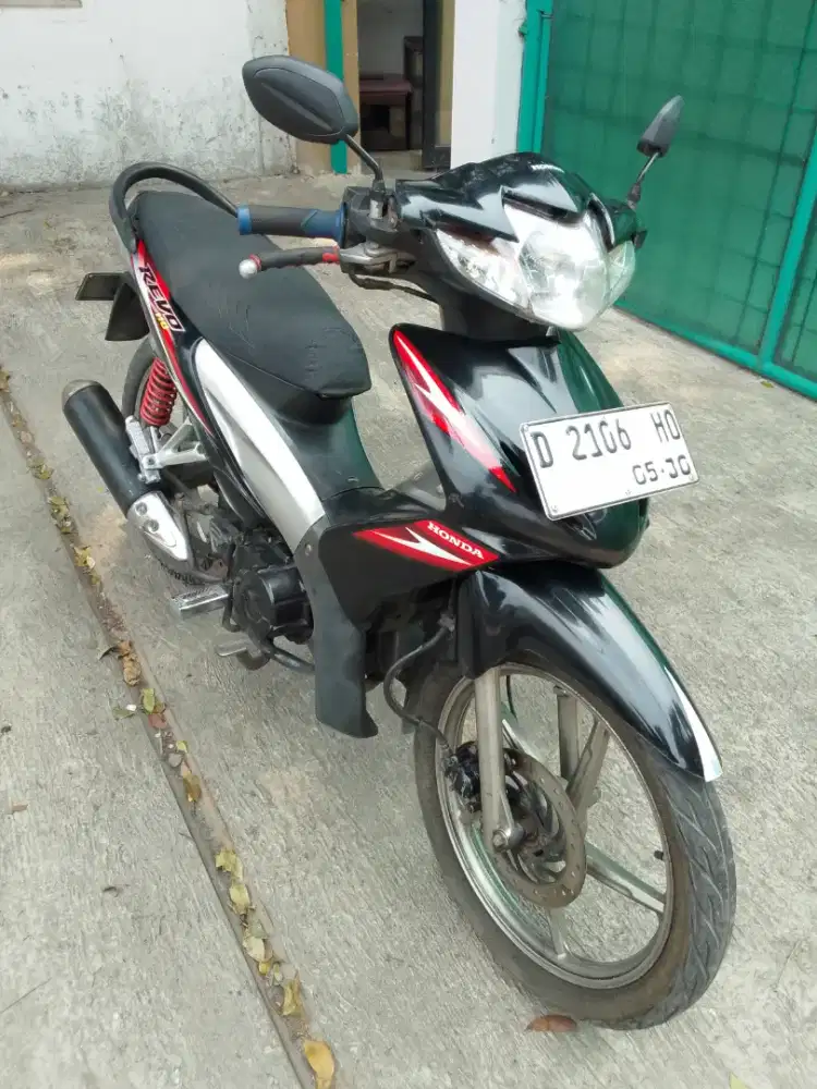 Jual absolute Revo 2010 pajak isi