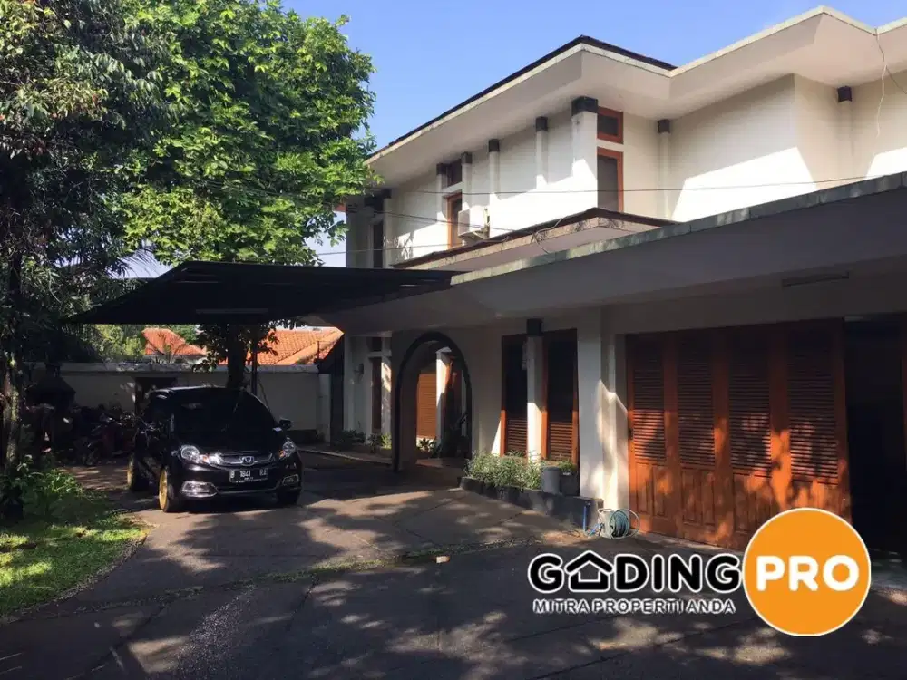 Dijual Rumah Asri Dengan Private Pool di Pejaten Raya