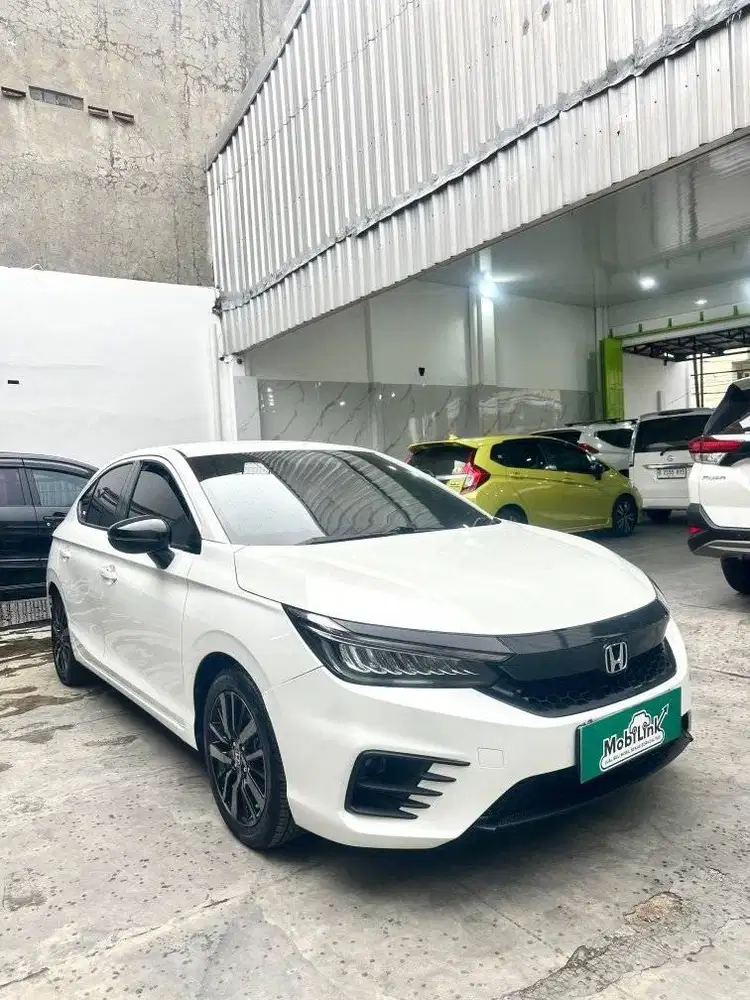 DP 10JT HONDA CITY RS HATCHBACK AT 2022