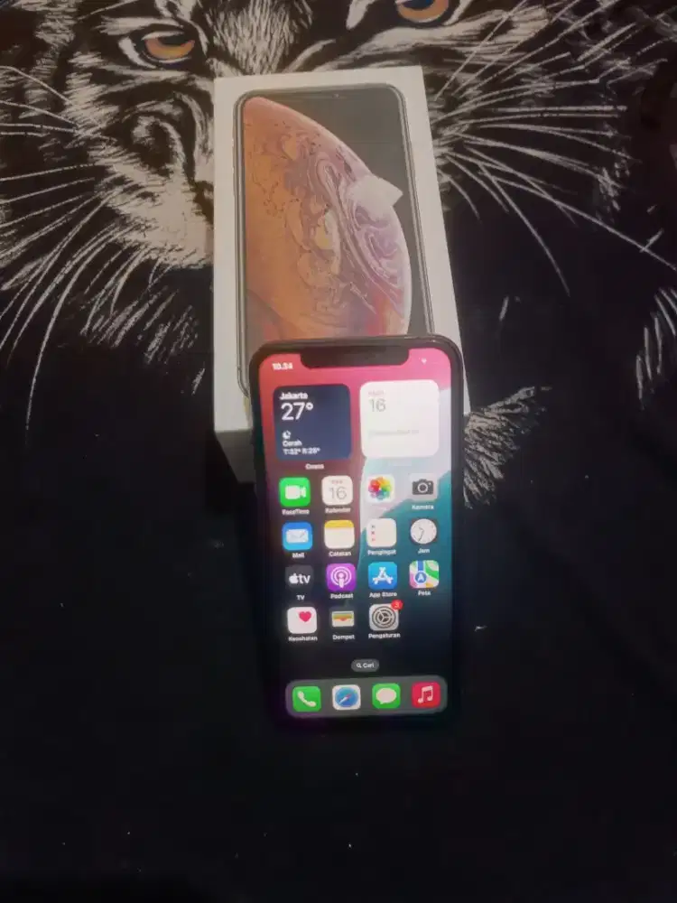 Iphone xs 64gb sinyal permanen (bisa tukar tambah)