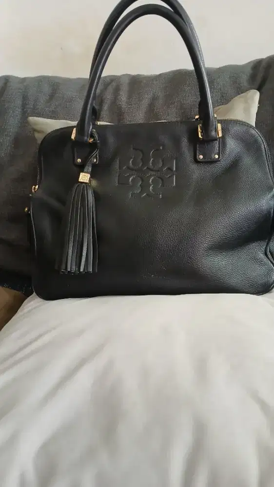 Tas ori merk Tory Burch