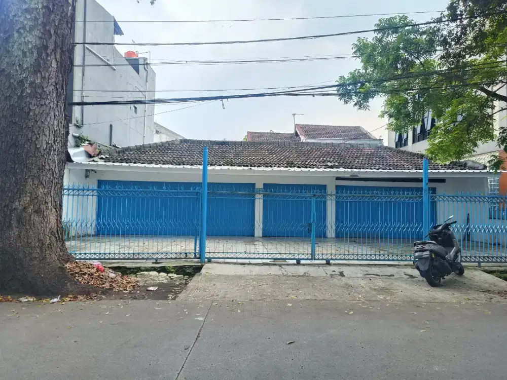 ruang usaha ex showroom + bangunan 2 lantai luas dan strategis sewa