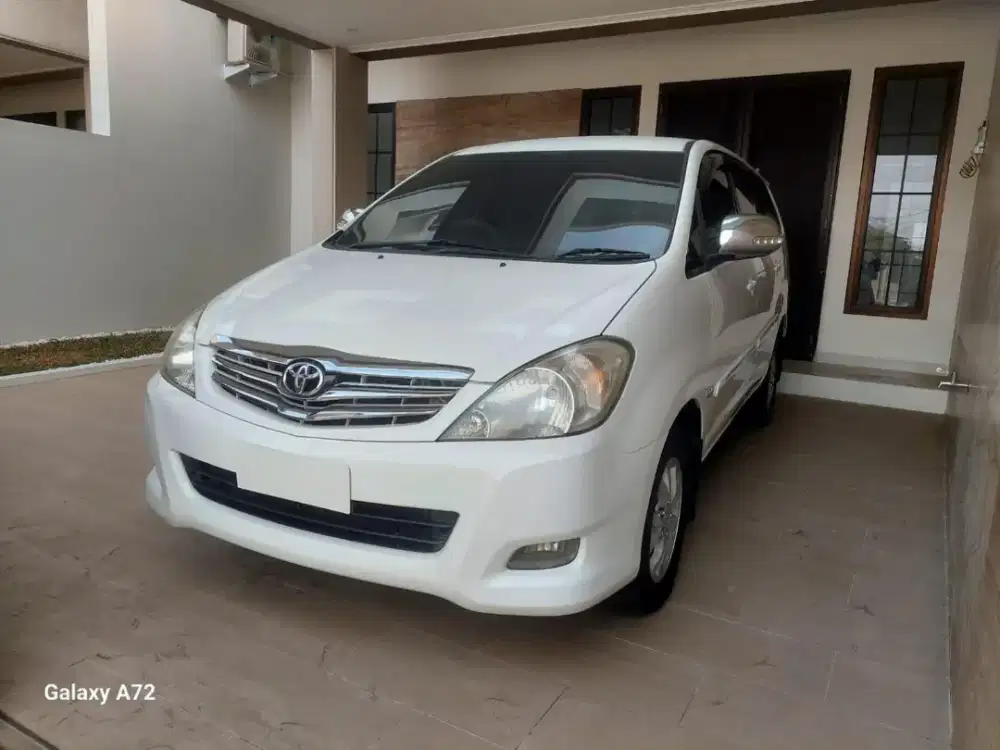 Toyota Innova G Bensin manual 2010