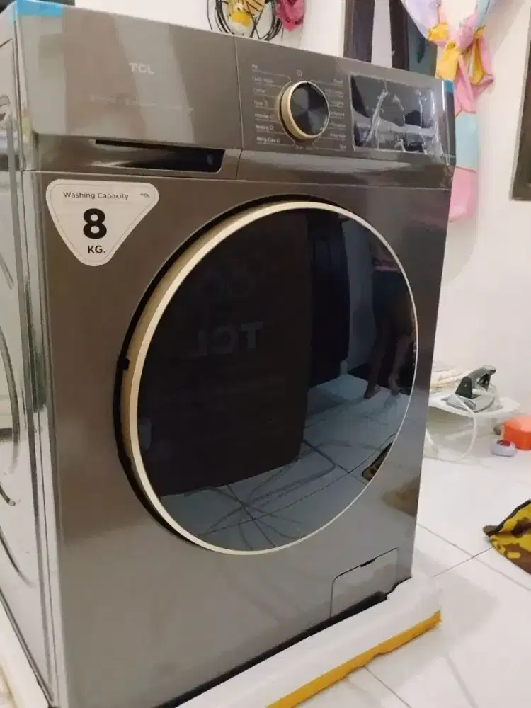 Mesin cuci front loading TCL 8kg