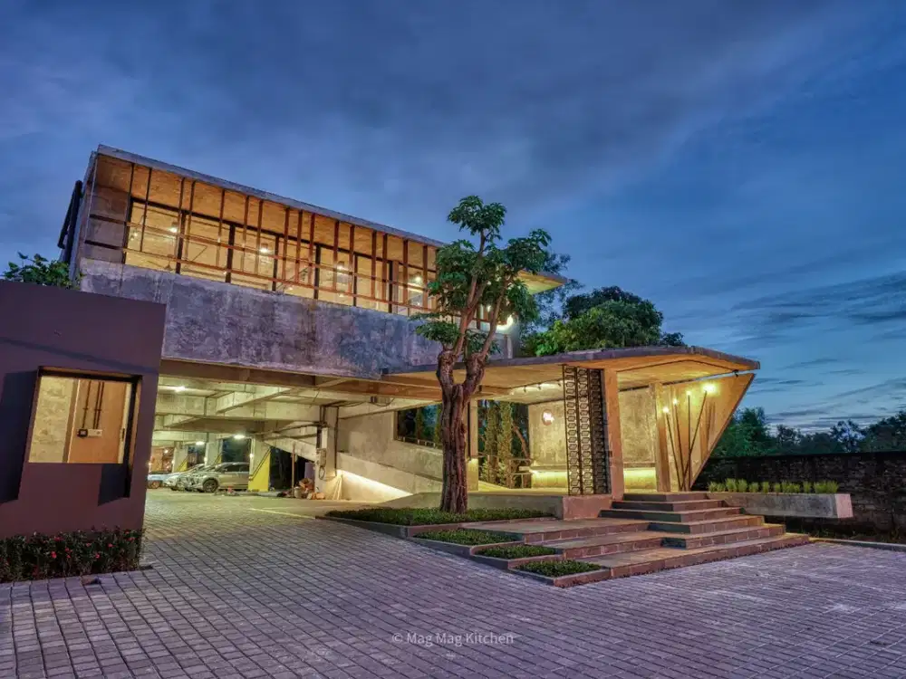 Resto Atau Ruang Usaha Lokasi Premium di Jalan palagan Dekat Hyatt Regency