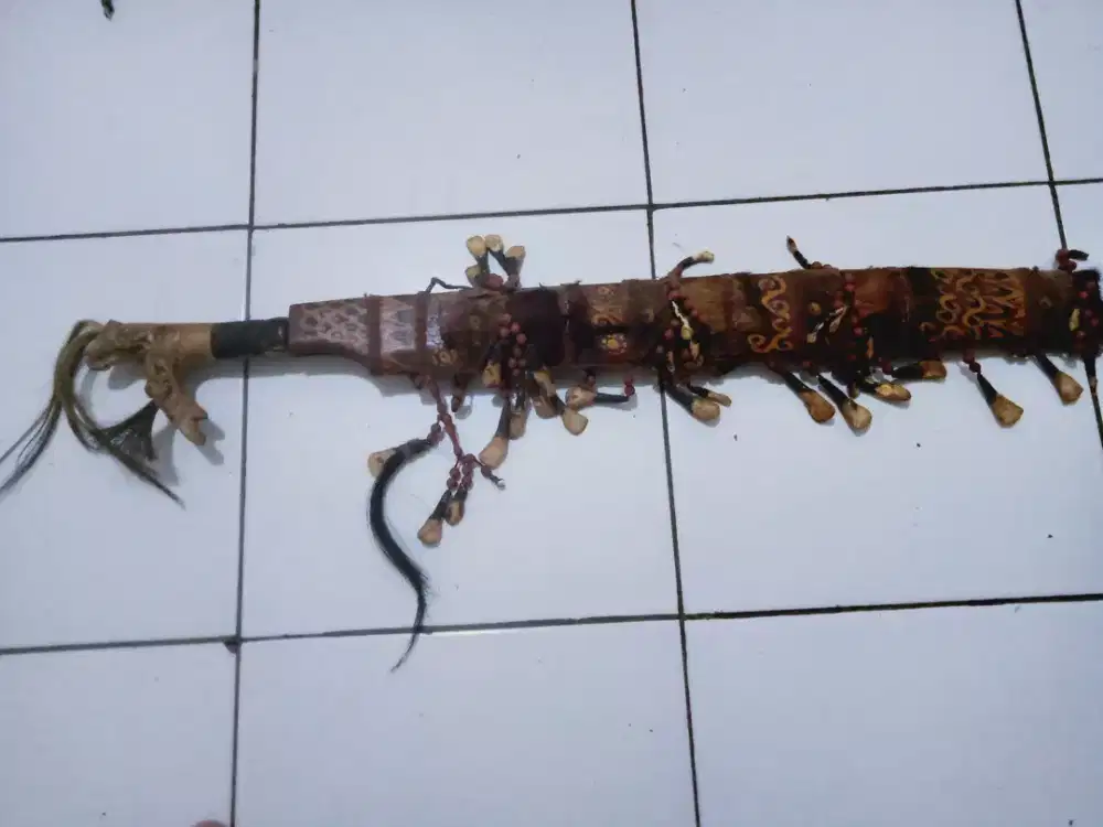 Koleksi Antik Mandau Dayak Kalimantan