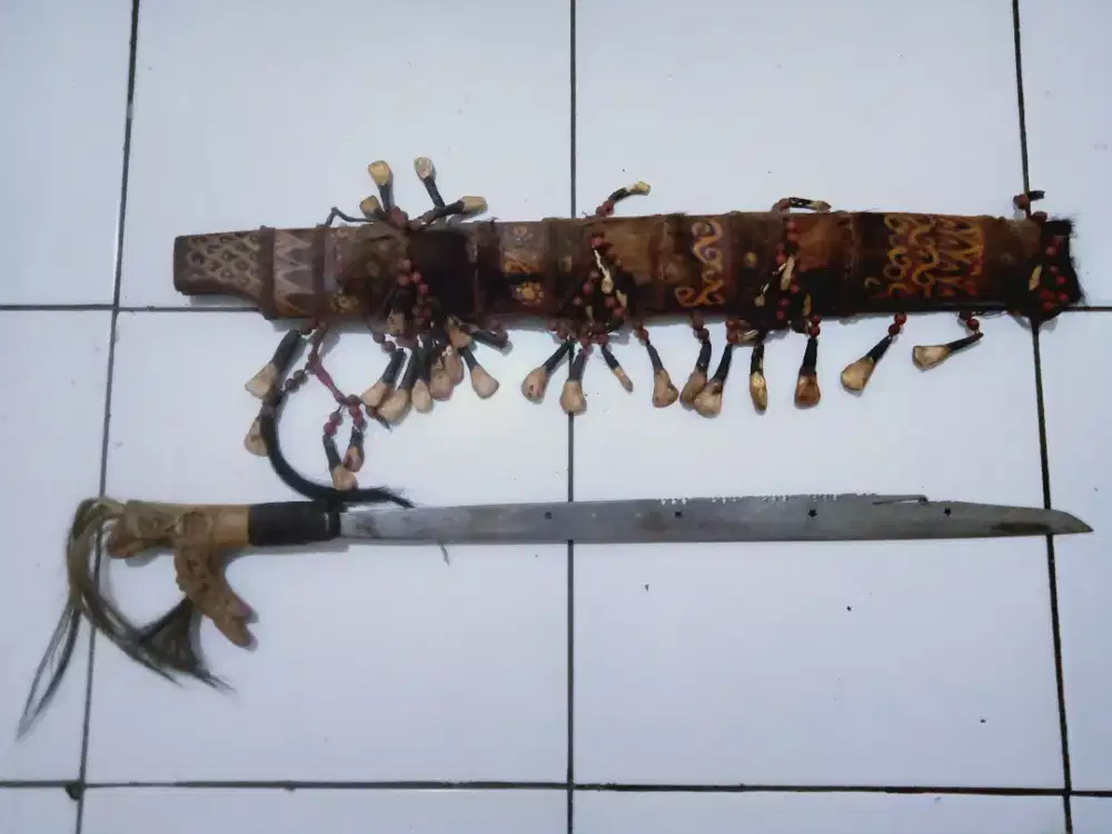 Koleksi Antik Mandau Dayak Kalimantan