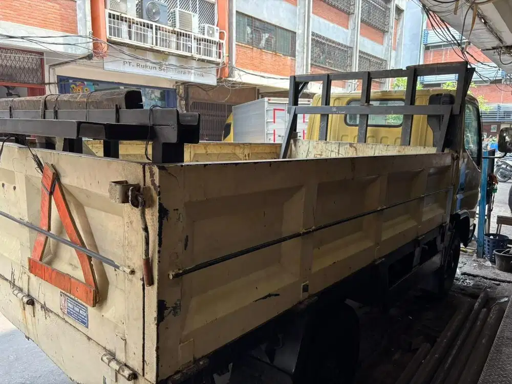 Supir ENGKEL 4 roda - harus ada SIM B1