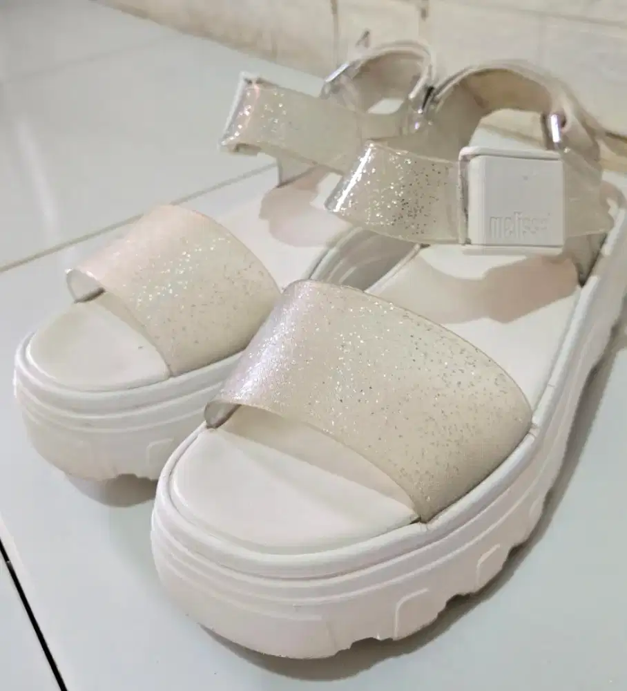 Sepatu sandal melissa