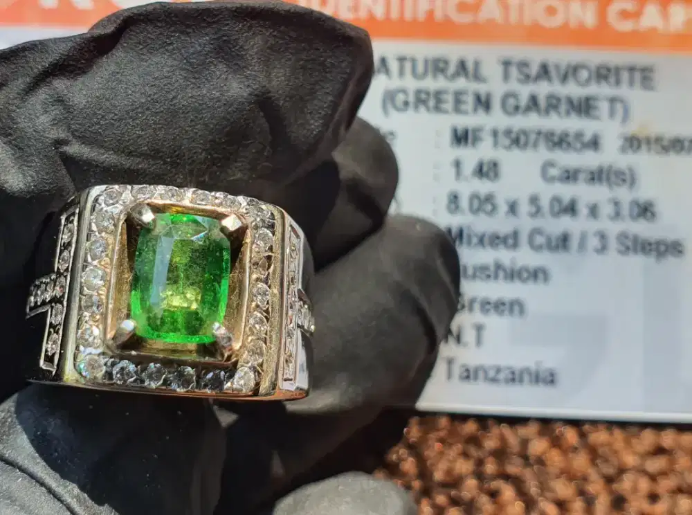 Cincin Batu TSAVORITE (Green Garnet)