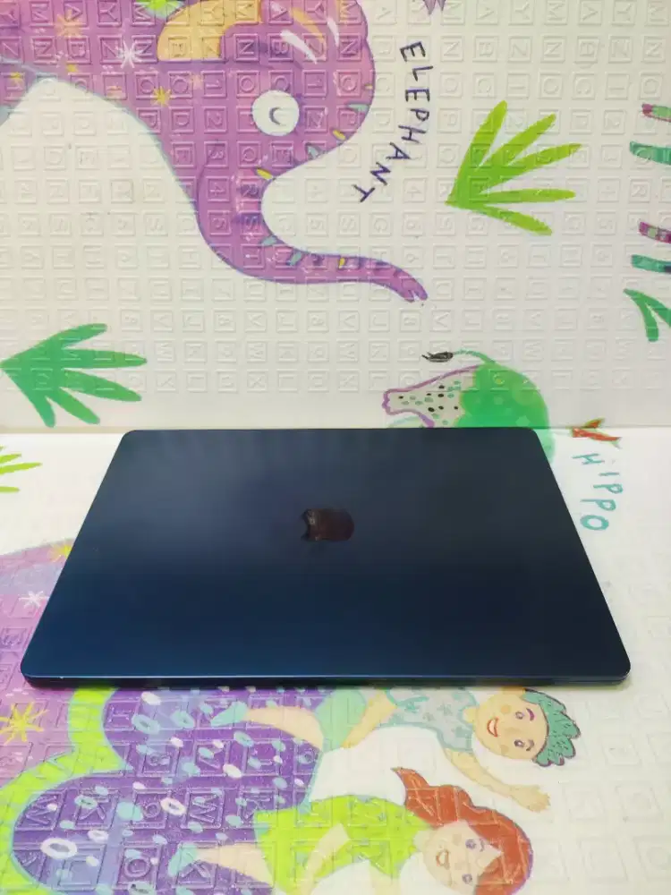 Ready MacBook Air M2 Liquid Retina 15in 2023 ram 8 SSD 256 slim