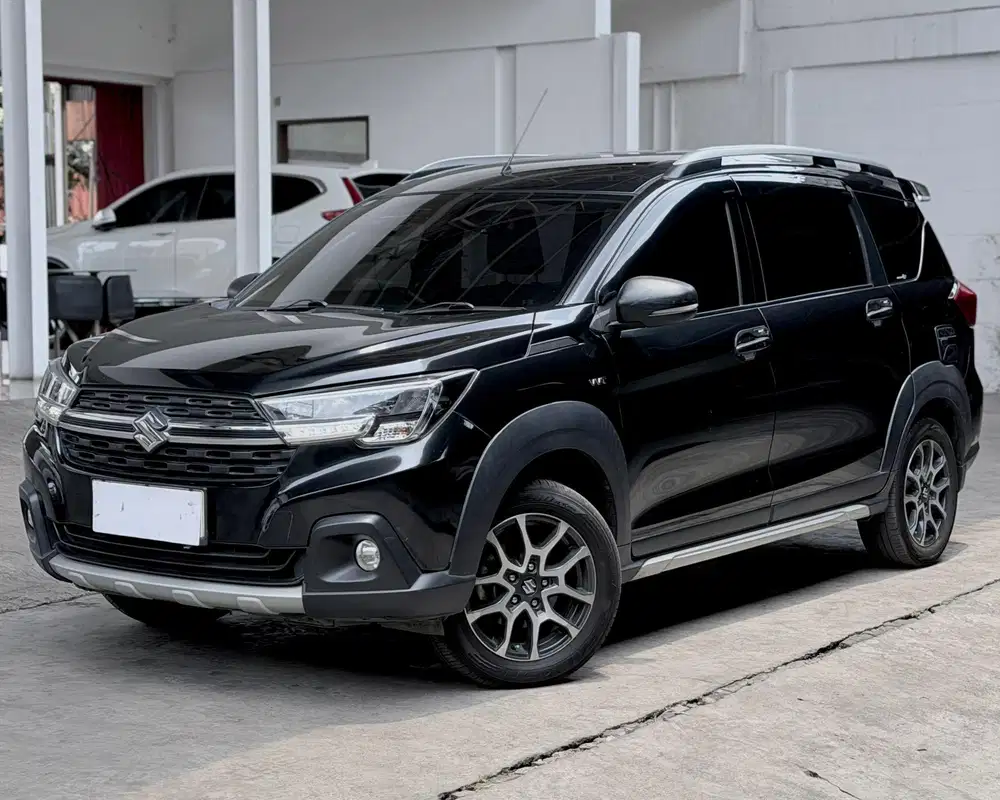 Suzuki XL7 Alpha AT 2022 LOW KM PAJAK PANJANG Istimewa Condition