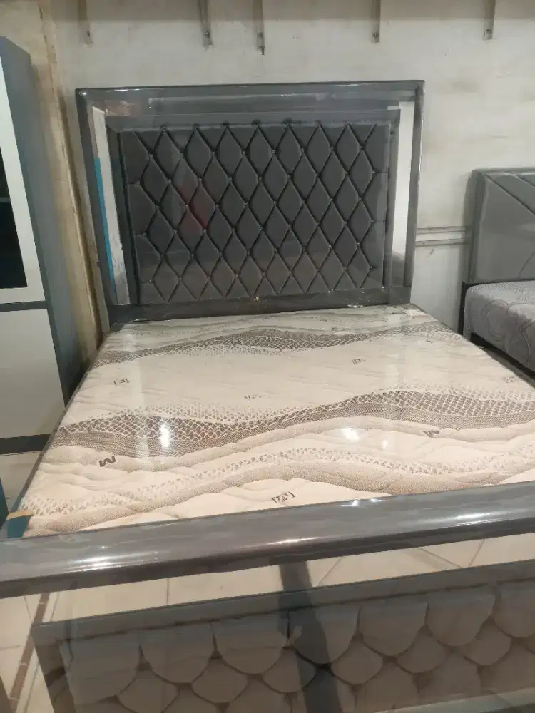 SPRINGBED DAN MATRAS BARUU
