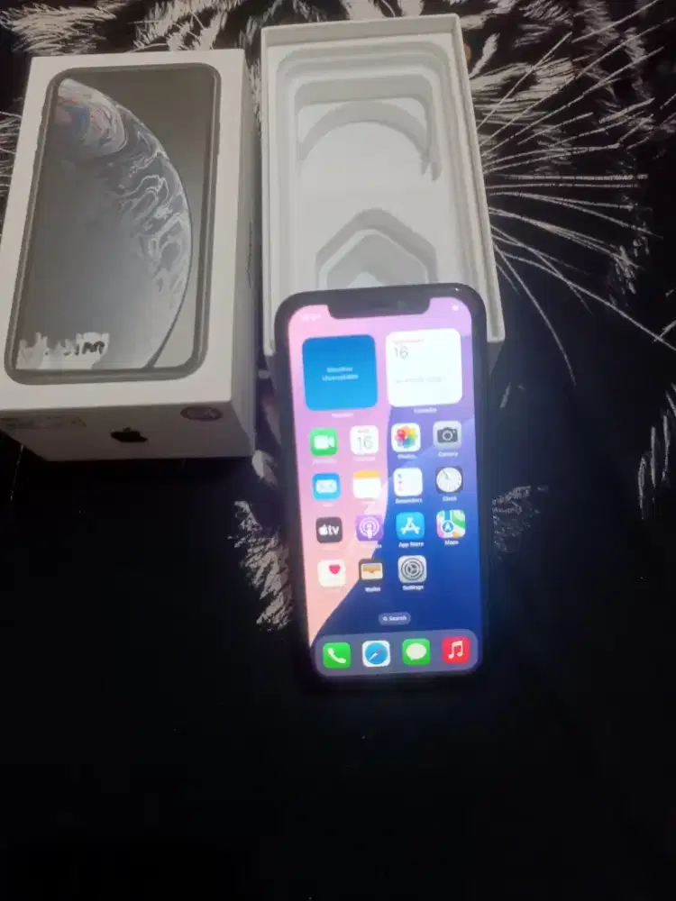Iphone xr 64gb (bisa tukar tambah )