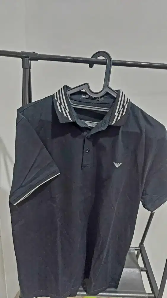 Kaos polo armani hitam list putih