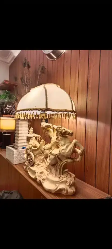 Patung antik klasik prajurit romawi