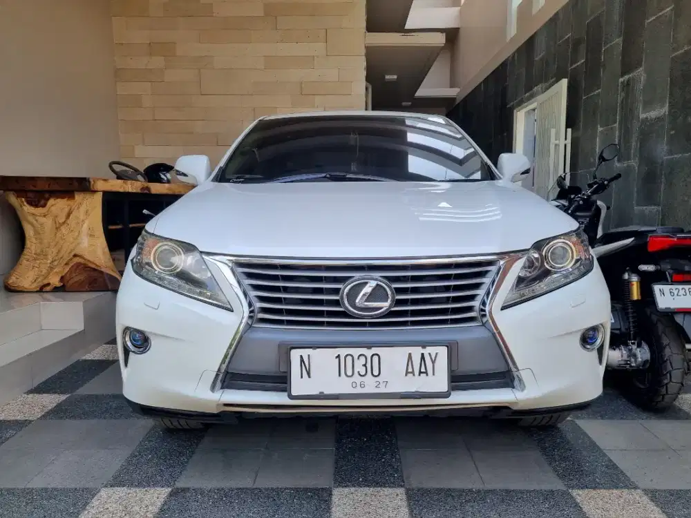 Lexus RX270 face lift model 2012 a.n sendiri N kota malang putih&hitam