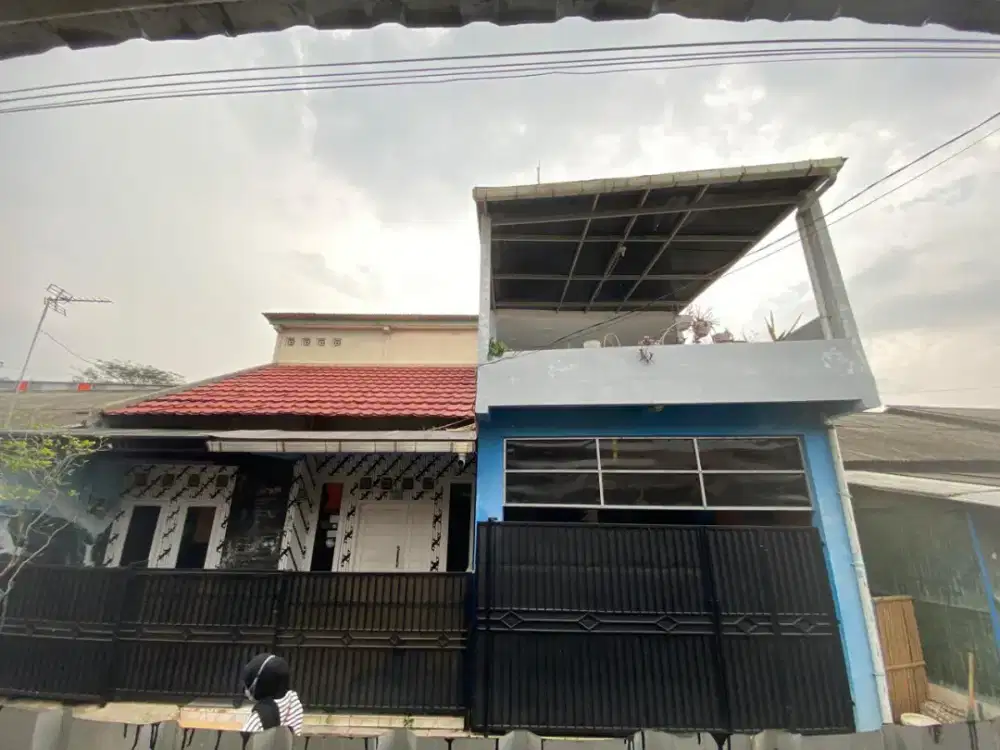 Di kontrakan rumah 2 lantai