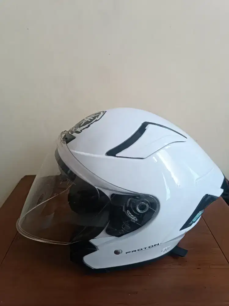 JUAL HELM KONDISI 99% NEGO TIPIS AJA
