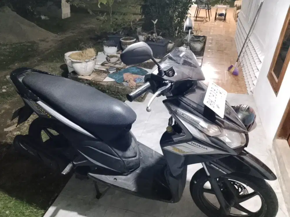 Dijual motor vario 110 CBS karbu