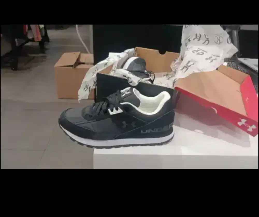 MURAH MERIAH Sepatu Under Armor