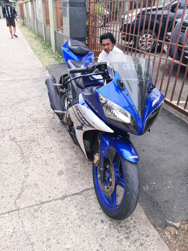 Yamaha R15 Tahun 2016 V2