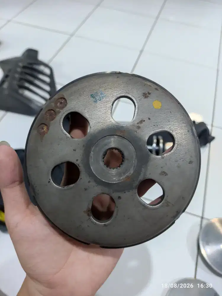 Jual sepaket mangkok cvt, pulley depan, rumah roller punya vario 125