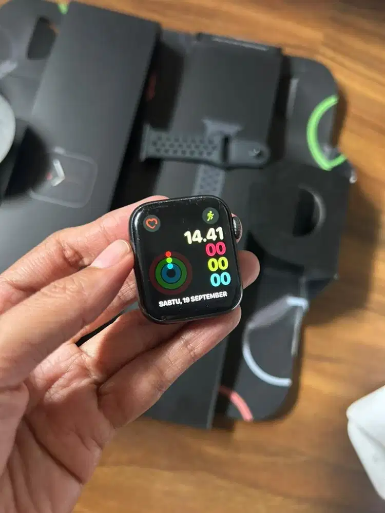 Apple watch S6 Nike band 40mm (second)