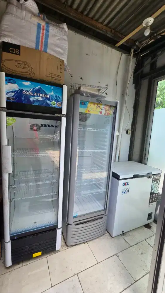 Jual cpt chiller dan freezer kond msh bagus pemakain normal