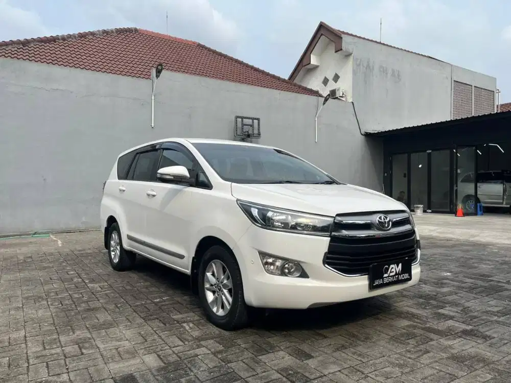 TOYOTA INNOVA 2.4 V AT 2016
