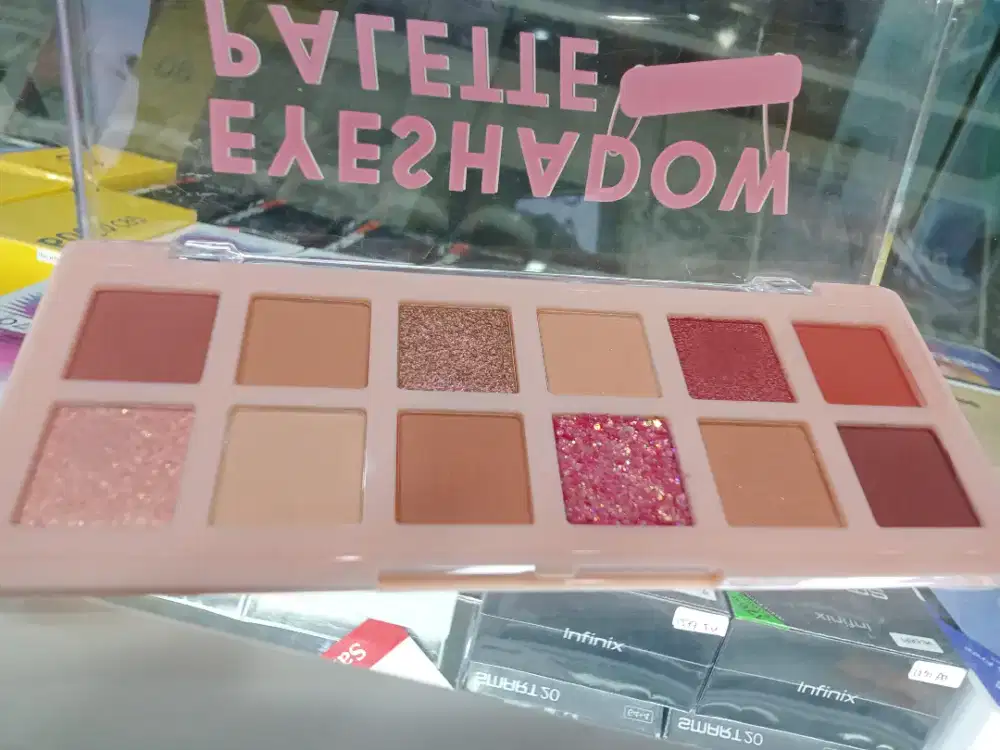 Eyeshadow palette pinkflash