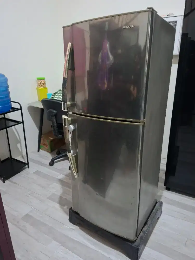 Kulkas sharp 2 pintu normal 100%