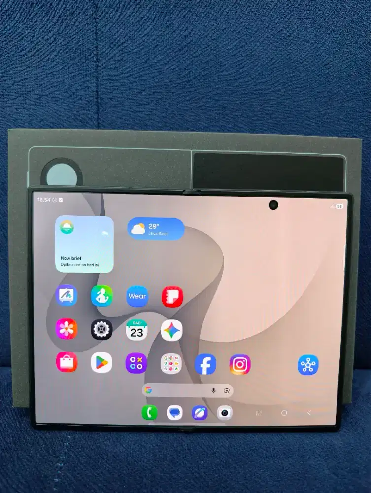 Samsung Galaxy zFold 8 12/512 Like new Garansi Panjang