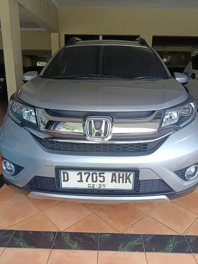 Bismillah numpang jual BR-V metic th 2018 no D. Abu muda.