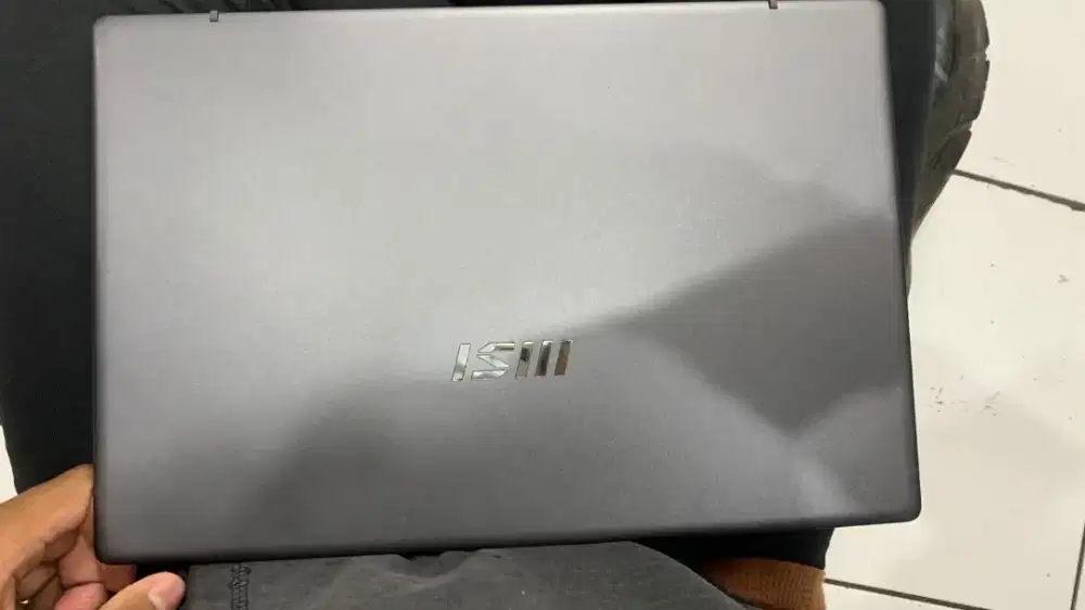 MSI MODERN 14  bagus