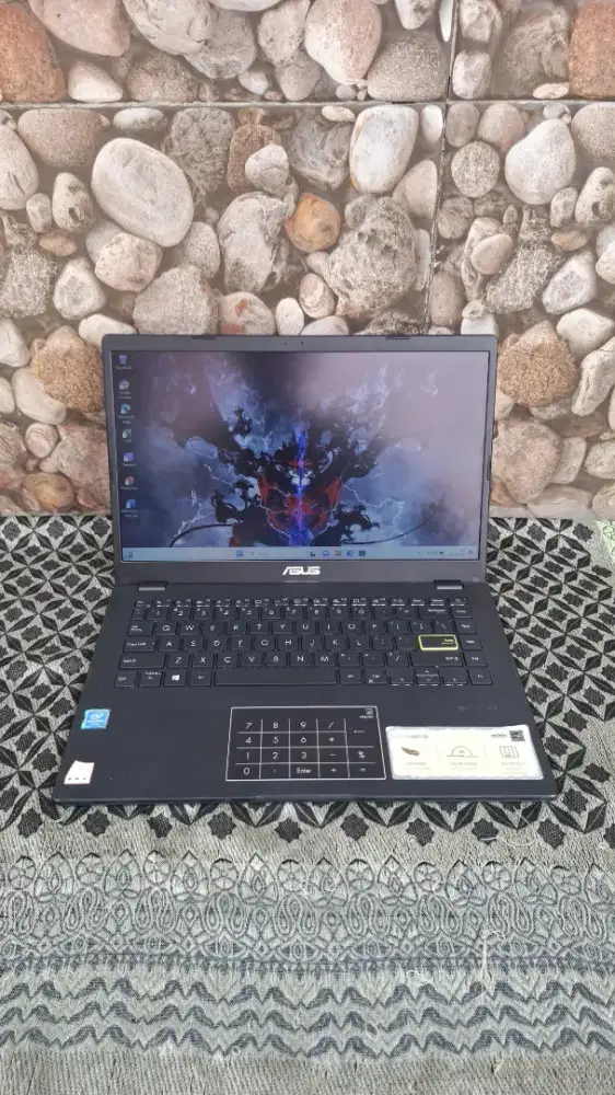 Laptop Asus Vivobook E410MA ( slim) -Ram 4GB - SSD nvme 512GB -