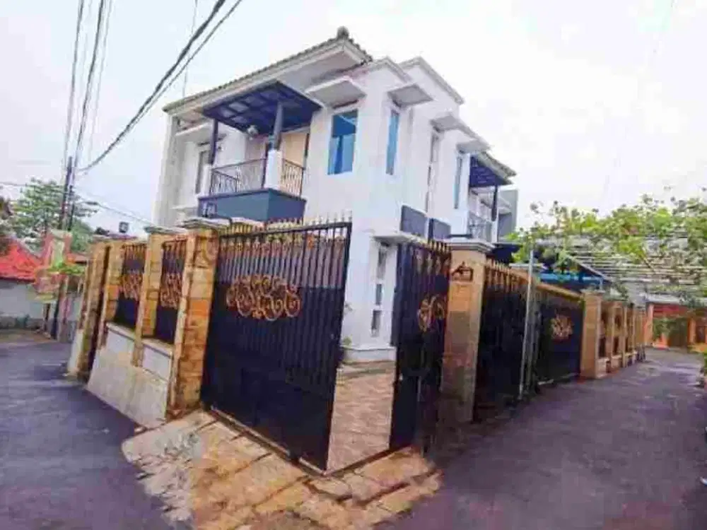 Dijual Rumah Besar semi furnish di cipayung jaktim